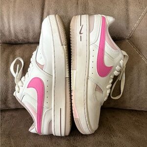 Nike Gamma Force Women's Shoes - White and Pink